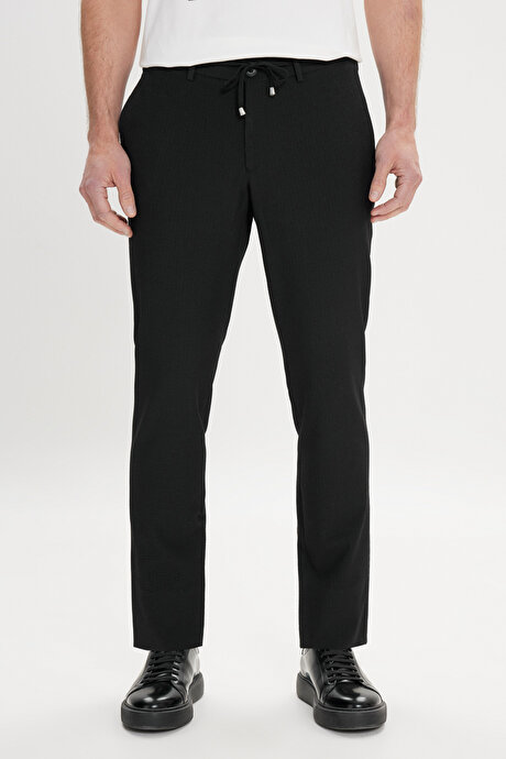 Slim Fit Dar Kesim Beli Bağlamalı Yan Cep Gofre Desenli Siyah Pantolon resmi