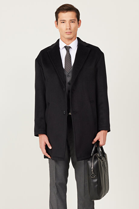Oversize Fit Bol Kesim Mono Yaka Desenli Siyah Palto resmi