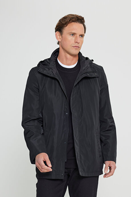 Standart Fit Normal Kesim Rüzgar Geçirmez Kapüşonlu Dik Yaka Siyah Trençkot resmi