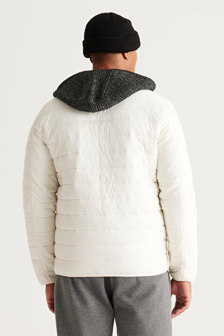 Rüzgar Geçirmez Sıcak Tutan Elyaf Dolgulu Ultra Hafif Standart Fit Şişme Beyaz Mont resmi