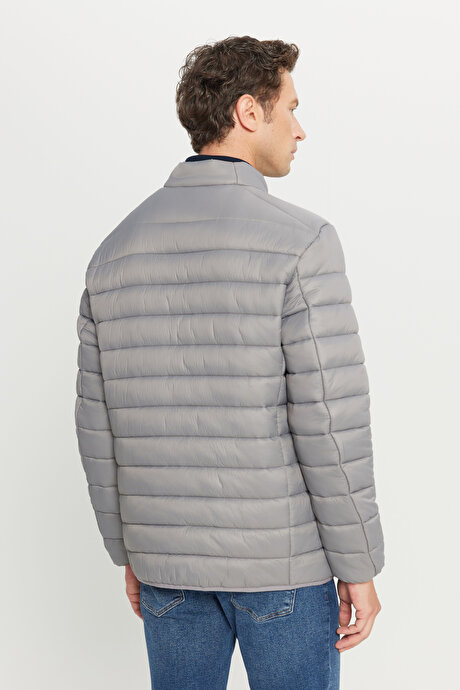 Rüzgar Geçirmez Sıcak Tutan Elyaf Dolgulu Ultra Hafif Standart Fit Şişme Gri Mont resmi