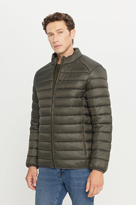 Rüzgar Geçirmez Sıcak Tutan Elyaf Dolgulu Ultra Hafif Standart Fit Şişme Haki Mont resmi