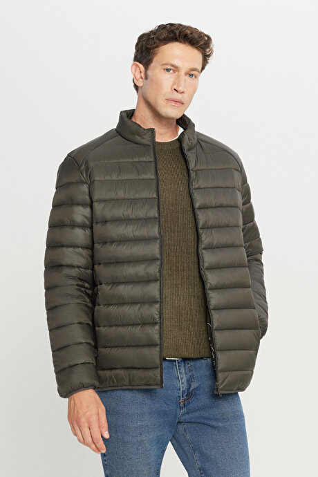 Rüzgar Geçirmez Sıcak Tutan Elyaf Dolgulu Ultra Hafif Standart Fit Şişme Haki Mont resmi