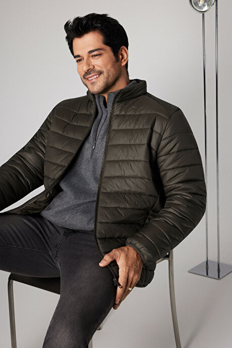 Rüzgar Geçirmez Sıcak Tutan Elyaf Dolgulu Ultra Hafif Standart Fit Şişme Haki Mont resmi