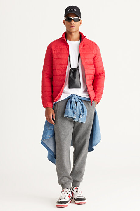 Rüzgar Geçirmez Sıcak Tutan Elyaf Dolgulu Ultra Hafif Standart Fit Şişme Kırmızı Mont resmi