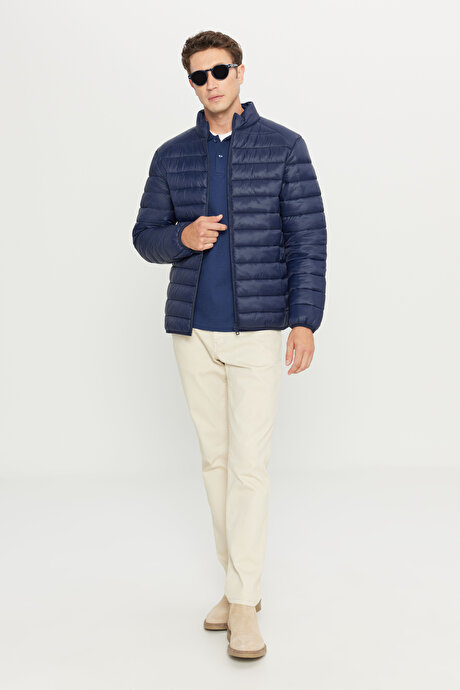 Rüzgar Geçirmez Sıcak Tutan Elyaf Dolgulu Ultra Hafif Standart Fit Şişme Lacivert Mont resmi