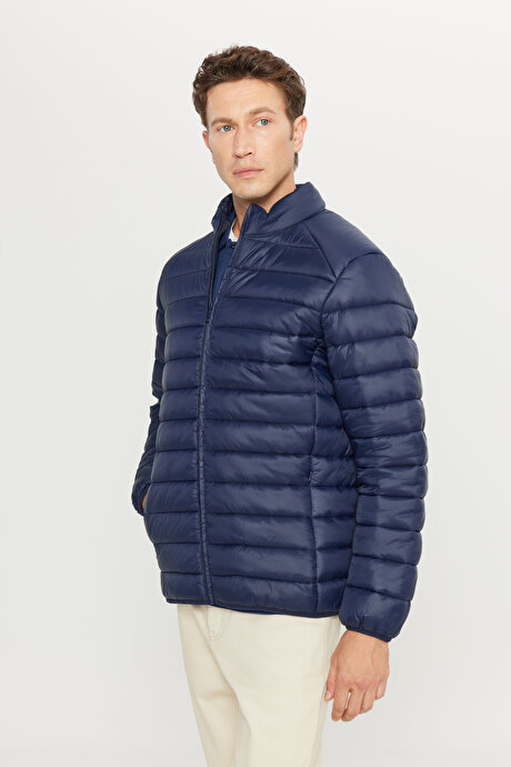 Rüzgar Geçirmez Sıcak Tutan Elyaf Dolgulu Ultra Hafif Standart Fit Şişme Lacivert Mont resmi