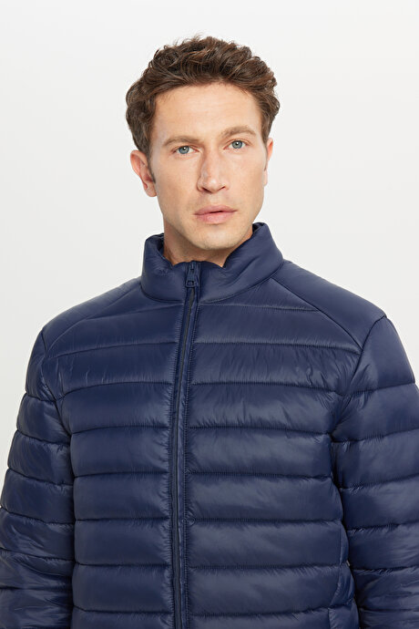 Rüzgar Geçirmez Sıcak Tutan Elyaf Dolgulu Ultra Hafif Standart Fit Şişme Lacivert Mont resmi