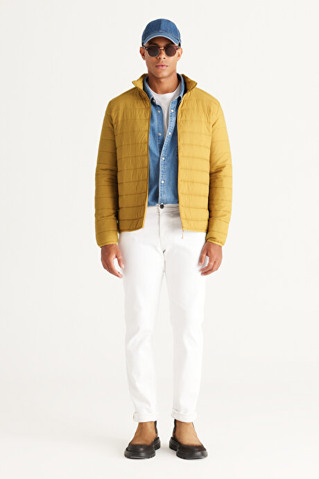 Rüzgar Geçirmez Sıcak Tutan Elyaf Dolgulu Ultra Hafif Standart Fit Şişme Sarı Mont resmi