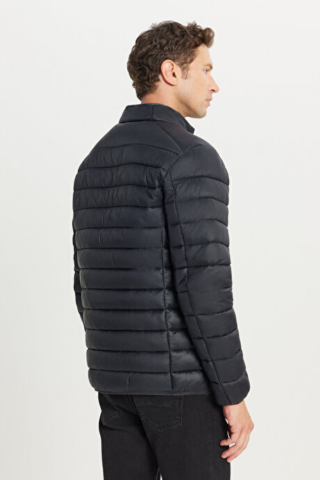 Rüzgar Geçirmez Sıcak Tutan Elyaf Dolgulu Ultra Hafif Standart Fit Şişme Siyah Mont resmi