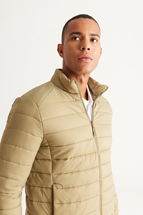 Rüzgar Geçirmez Sıcak Tutan Elyaf Dolgulu Ultra Hafif Standart Fit Şişme Yeşil Mont resmi