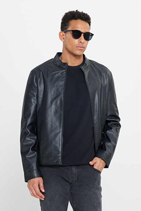 Standart Fit Normal Kesim Dik Yaka Siyah Mont resmi