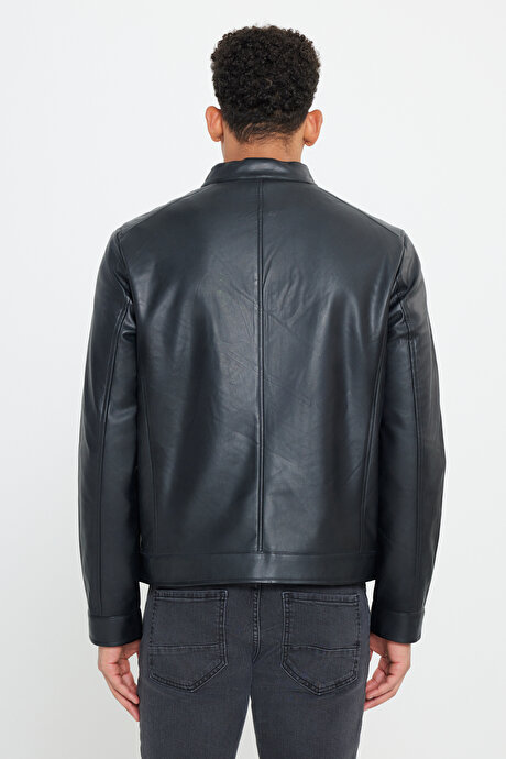 Standart Fit Normal Kesim Dik Yaka Siyah Mont resmi