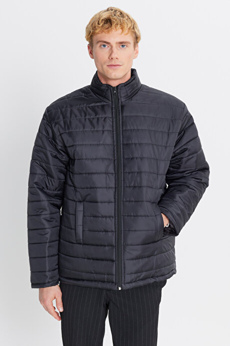 Sıcak Tutan Standart Fit Normal Kesim Dik Yaka Yan Cepli Siyah Mont resmi