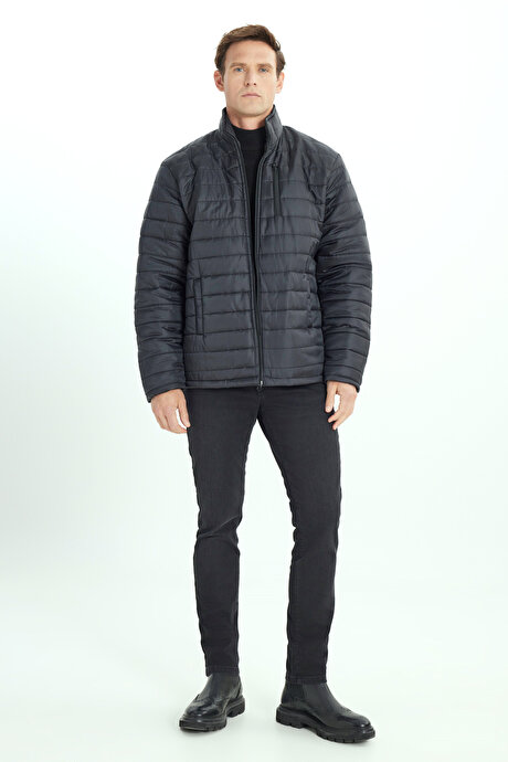 Sıcak Tutan Standart Fit Normal Kesim Dik Yaka Yan Cepli Siyah Mont resmi