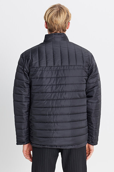 Sıcak Tutan Standart Fit Normal Kesim Dik Yaka Yan Cepli Siyah Mont resmi