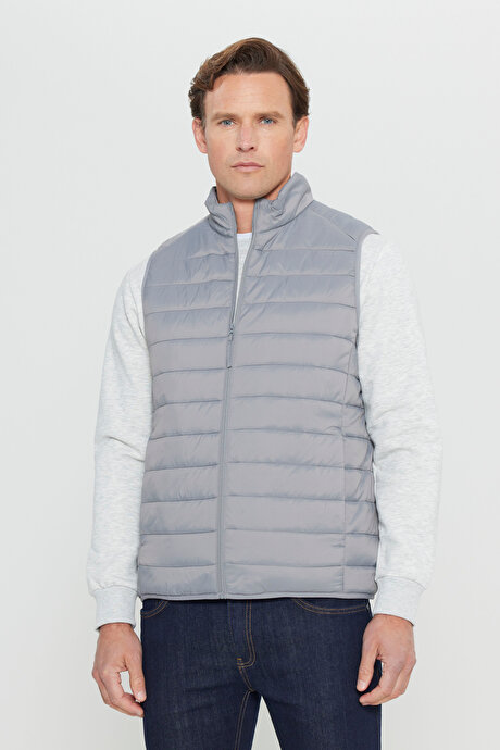 Rüzgar Geçirmez Taşınabilir Çantalı Sıcak Tutan Elyaf Dolgulu Ultra Hafif Standart Fit Şişme Gri Yelek resmi