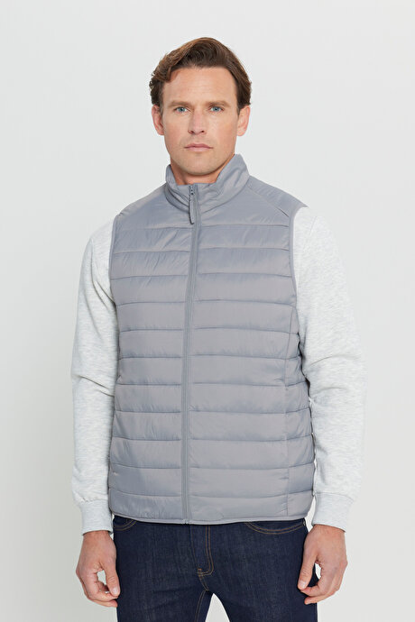 Rüzgar Geçirmez Taşınabilir Çantalı Sıcak Tutan Elyaf Dolgulu Ultra Hafif Standart Fit Şişme Gri Yelek resmi