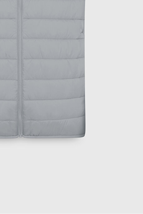 Rüzgar Geçirmez Taşınabilir Çantalı Sıcak Tutan Elyaf Dolgulu Ultra Hafif Standart Fit Şişme Gri Yelek resmi