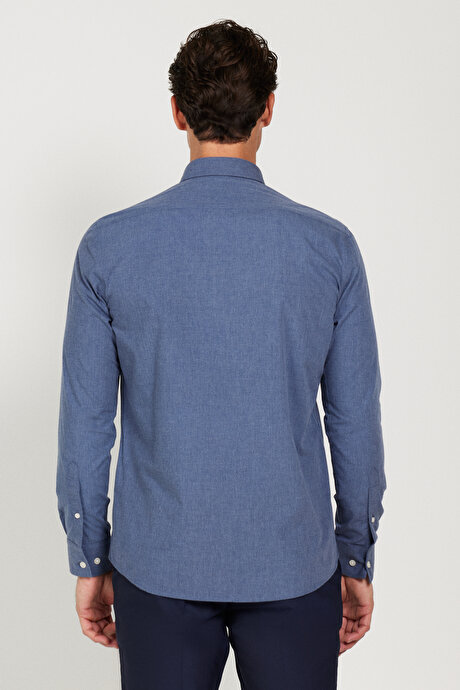 Slim Fit Dar Kesim Gizli Düğme Yaka Lacivert Gömlek resmi