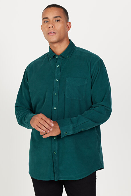 Comfort Fit Geniş Kesim Düğmeli Yaka Kadife Koyu Yeşil Gömlek resmi
