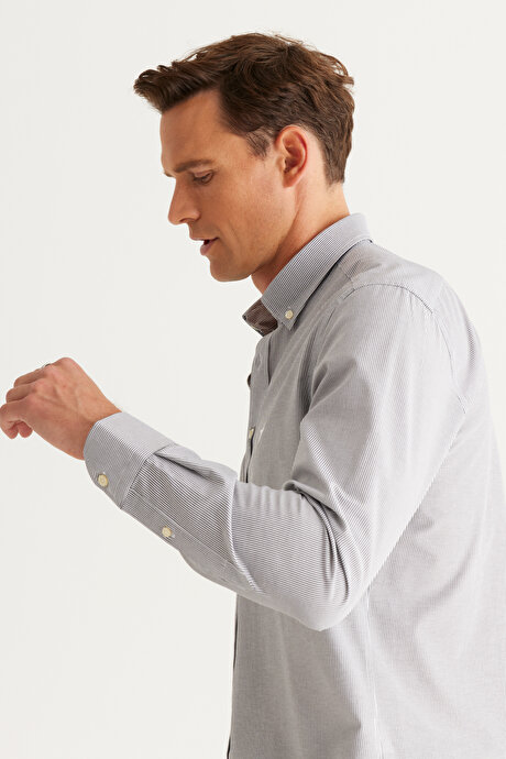 Slim Fit Dar Kesim Düğmeli Yaka Pamuklu Çizgili Antrasit-Beyaz Gömlek resmi