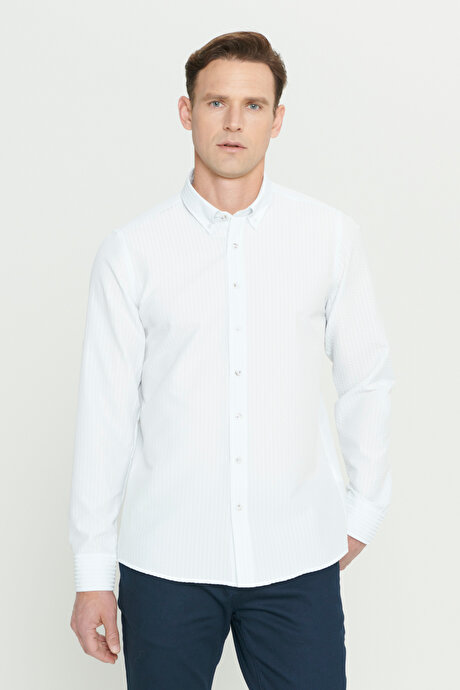 Kırışmayan Teknik Oxford Gofre Desenli Slim Fit Dar Kesim Düğmeli Yaka Esnek Hafif Kumaş Beyaz Gömlek resmi
