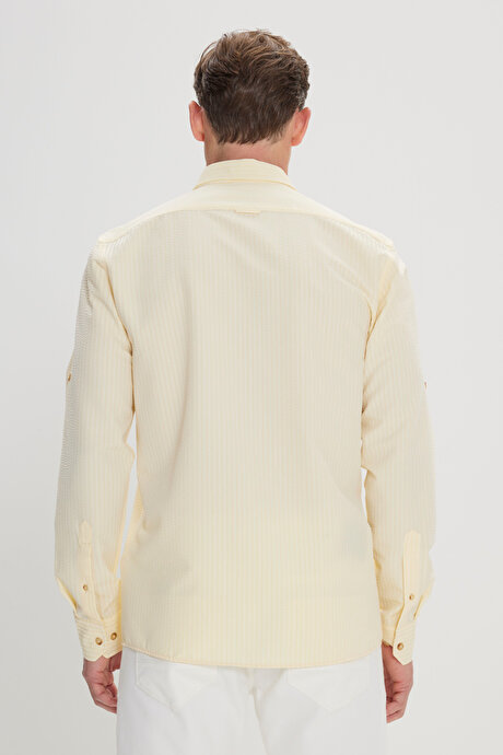 Kırışmayan Teknik Oxford Gofre Desenli Slim Fit Dar Kesim Düğmeli Yaka Esnek Hafif Kumaş Sarı Gömlek resmi