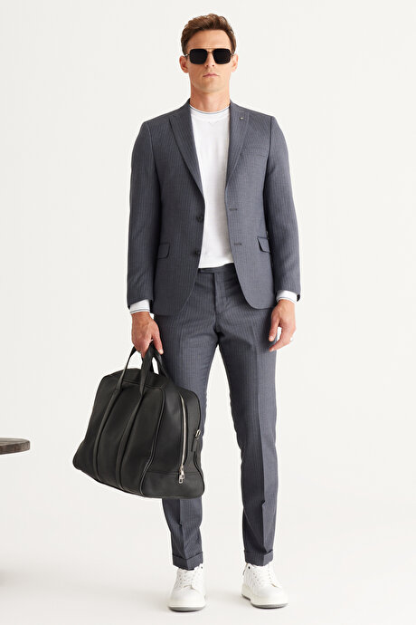 Ekstra Slim Fit Dar Kesim Kırlangıç Yaka Çizgili Gri Takım Elbise resmi