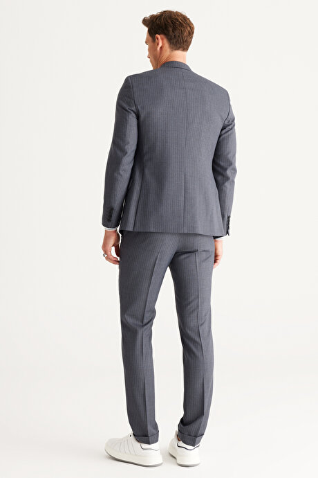 Ekstra Slim Fit Dar Kesim Kırlangıç Yaka Çizgili Gri Takım Elbise resmi