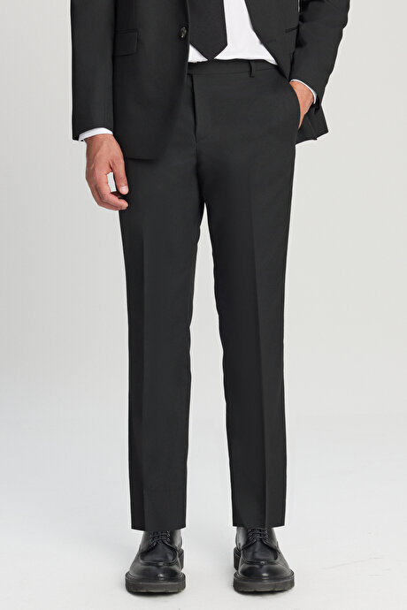 Slim Fit Dar Kesim Mono Yaka Siyah Takım Elbise resmi