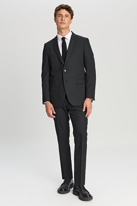 Slim Fit Dar Kesim Mono Yaka Siyah Takım Elbise resmi