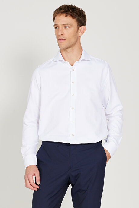 Özel Hediye Kutulu Tailored Slim Fit Gömlek-Nano Su ve Leke Tutmaz Kravat Beyaz-Siyah GÖMLEK SET resmi