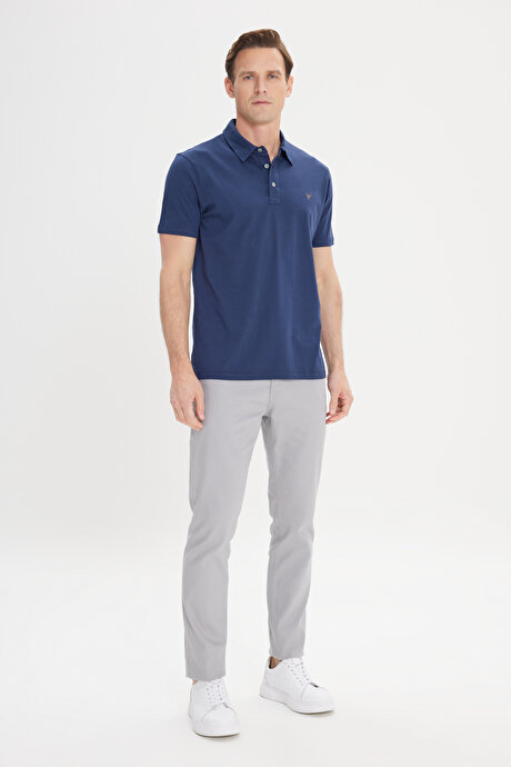 Standart Fit Normal Kesim Polo Yaka %100 Pamuk Logo Detaylı Koyu Lacivert Tişört resmi