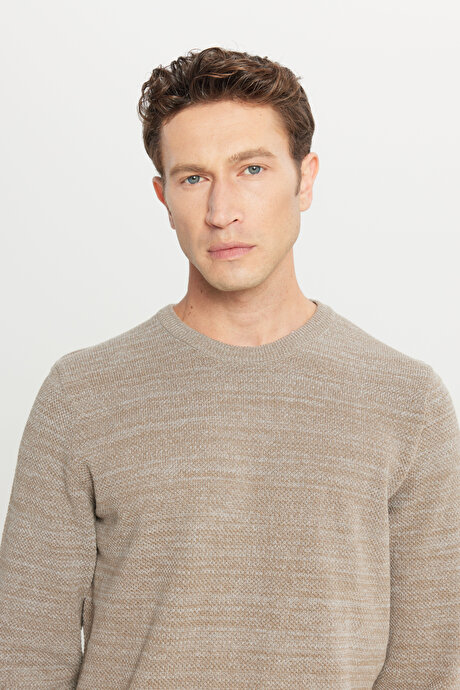 Standart Fit Normal Kesim Pamuklu Bisiklet Yaka Muline Desenli Bronz-Gri Kazak resmi