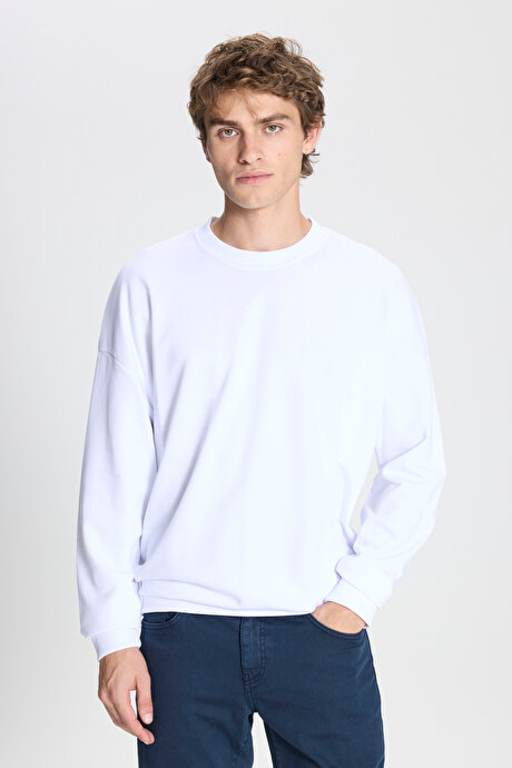 Oversize Bol Kesim 3 İplik Bisiklet Yaka Pamuklu Beyaz Sweatshirt resmi