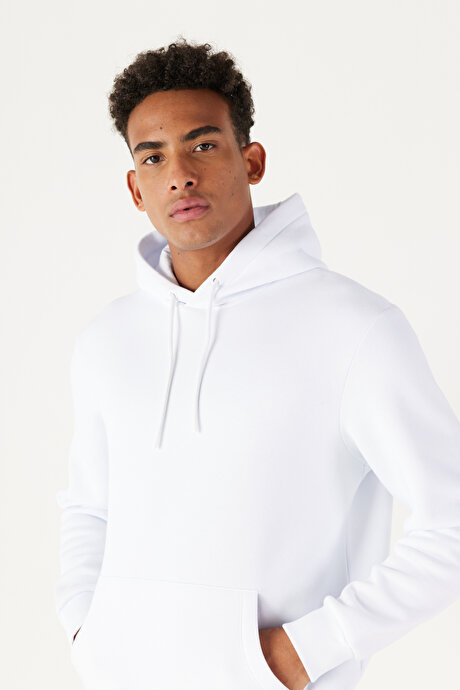 Standart Fit Normal Kesim İçi Polarlı 3 İplik Kapüşonlu Kanguru Cepli Pamuklu Beyaz Sweatshirt resmi