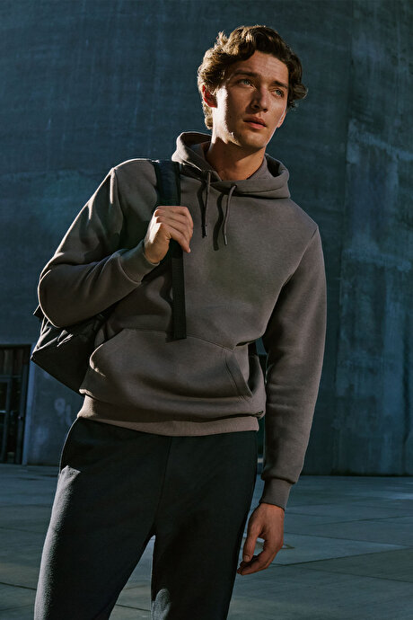 Standart Fit Normal Kesim İçi Polarlı 3 İplik Kapüşonlu Kanguru Cepli Pamuklu Koyu Gri Sweatshirt resmi