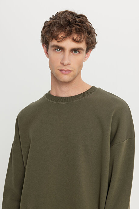 Oversize Bol Kesim İçi Polarlı 3 İplik Bisiklet Yaka Pamuklu Haki Sweatshirt resmi