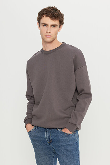 Oversize Bol Kesim İçi Polarlı 3 İplik Bisiklet Yaka Pamuklu Koyu Gri Sweatshirt resmi