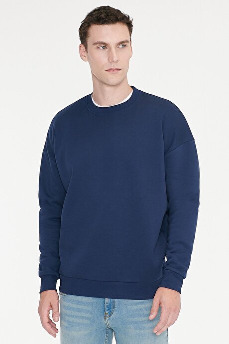 Oversize Bol Kesim İçi Polarlı 3 İplik Bisiklet Yaka Pamuklu Lacivert Sweatshirt resmi