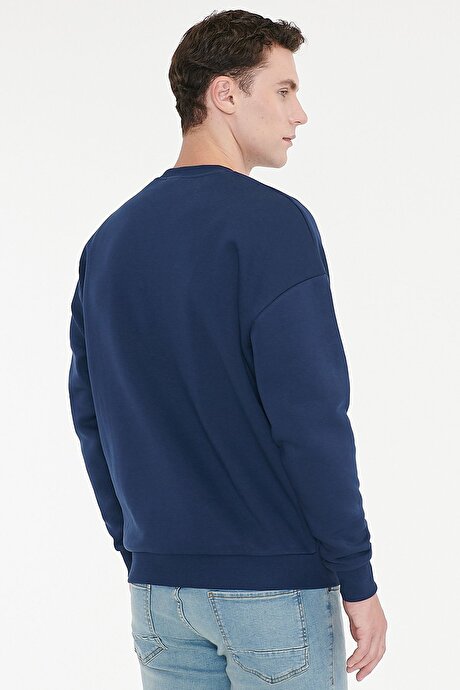 Oversize Bol Kesim İçi Polarlı 3 İplik Bisiklet Yaka Pamuklu Lacivert Sweatshirt resmi