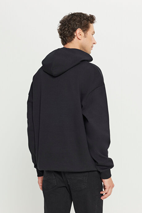 Oversize Fit Bol Kesim Kapüşonlu İçi Polarlı Pamuklu Siyah Sweatshirt resmi