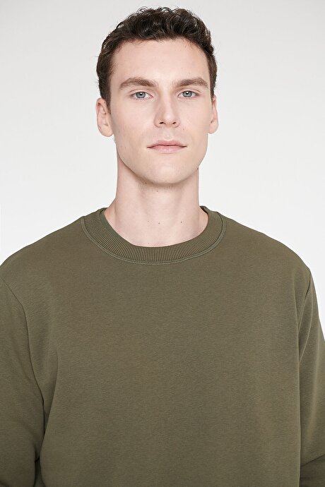 Standart Fit Normal Kesim İçi Polarlı 3 İplik Bisiklet Yaka Pamuklu Haki Sweatshirt resmi