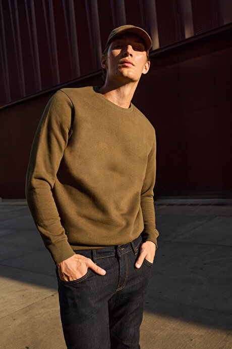 Standart Fit Normal Kesim İçi Polarlı 3 İplik Bisiklet Yaka Pamuklu Haki Sweatshirt resmi