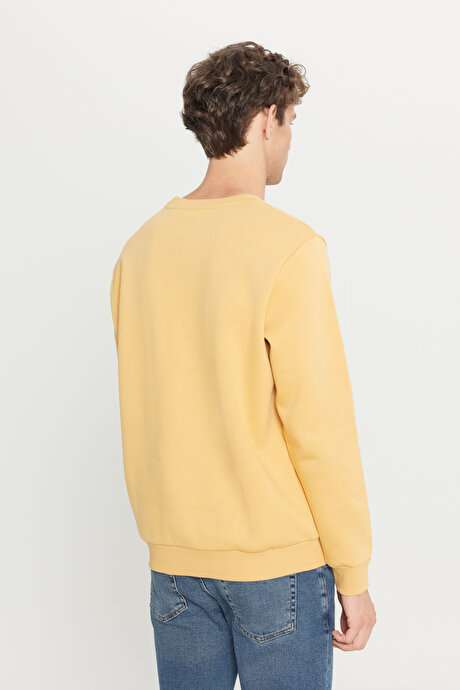 Standart Fit Normal Kesim İçi Polarlı 3 İplik Bisiklet Yaka Pamuklu Hardal Sweatshirt resmi