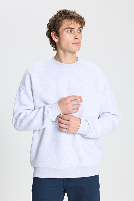 Standart Fit Normal Kesim İçi Polarlı 3 İplik Bisiklet Yaka Pamuklu Kar Melanj Sweatshirt resmi