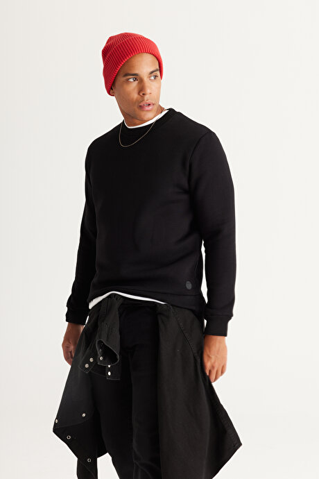 Standart Fit Normal Kesim İçi Polarlı 3 İplik Bisiklet Yaka Pamuklu Siyah Sweatshirt resmi