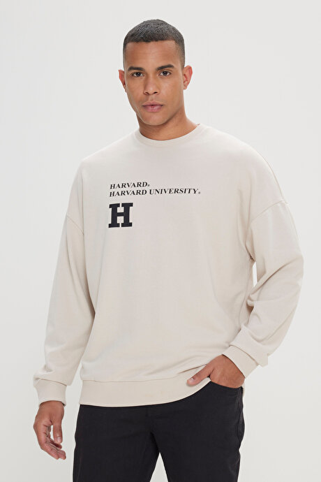 Oversize Fit Bol Kesim Harvard Lisanslı 3 İplik Pamuklu Bisiklet Yaka Açık Bej Sweatshirt resmi