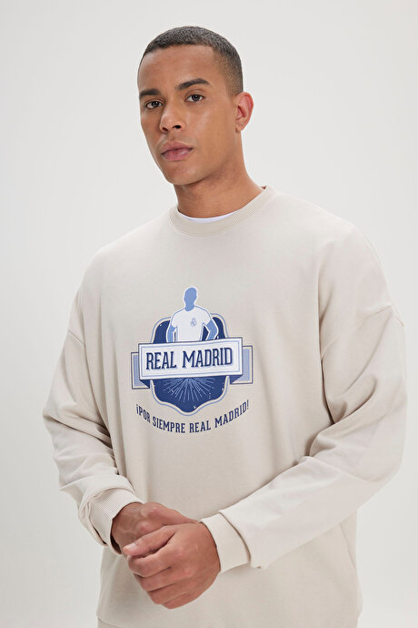 Oversize Fit Bol Kesim Real Madrid Lisanslı 3 İplik Pamuklu Bisiklet Yaka Açık Bej Sweatshirt resmi